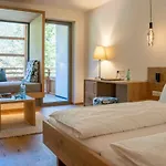 Das Leonhard - Naturparkhotel Am Hotel 4*