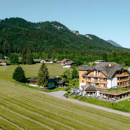 Das Leonhard - Naturparkhotel Am Hotel Weissensee