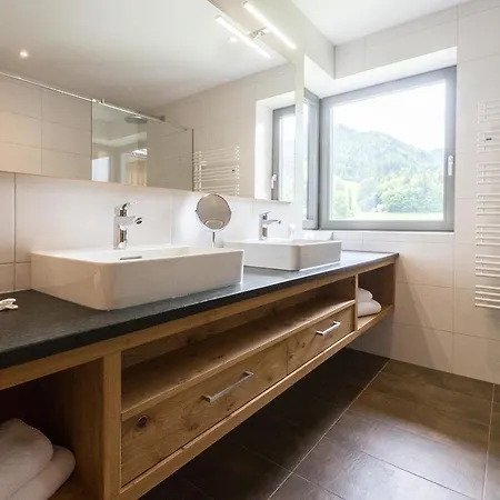 Leonhard - Naturparkhotel Am Weissensee